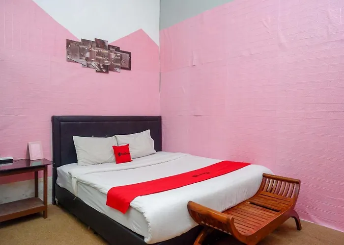 RedDoorz At Golden Inn Tugu Yogyakarta