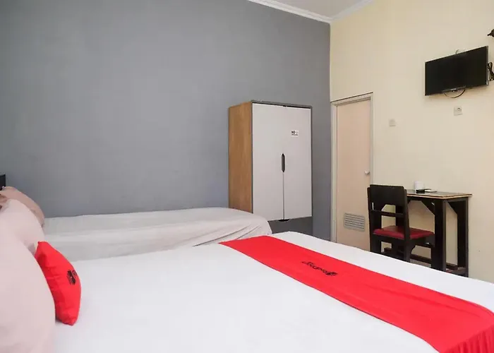 RedDoorz At Golden Inn Tugu Yogyakarta